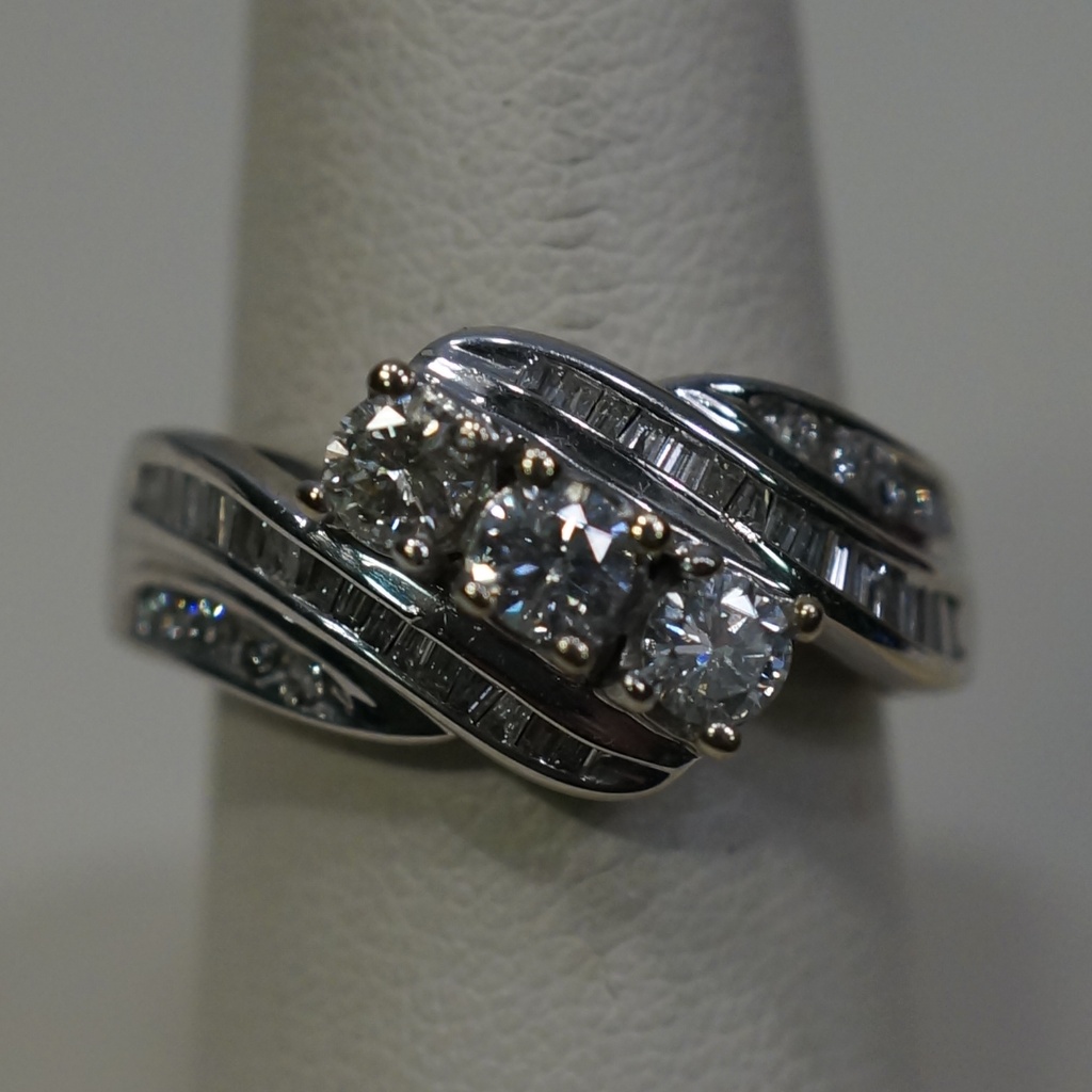 14kw Gold Genuine Diamond Cluster Ring